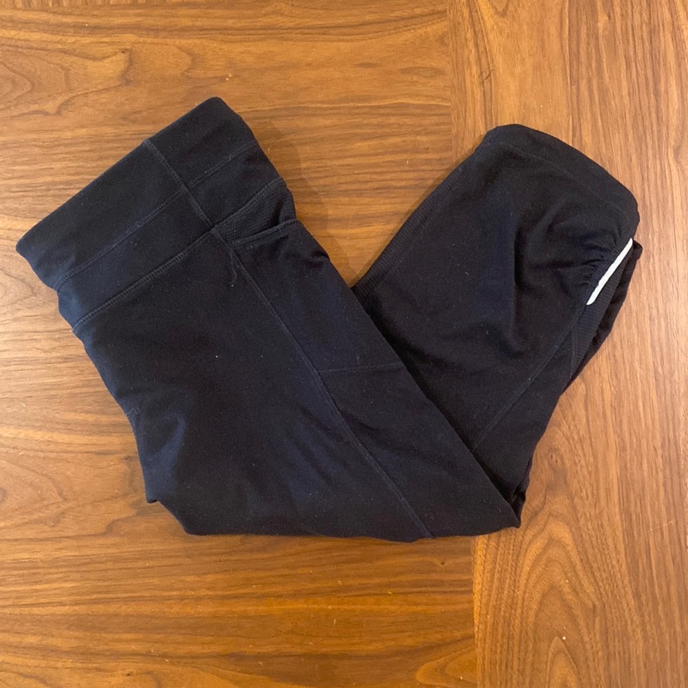 Athleta Size Medium Cropped Leggings
